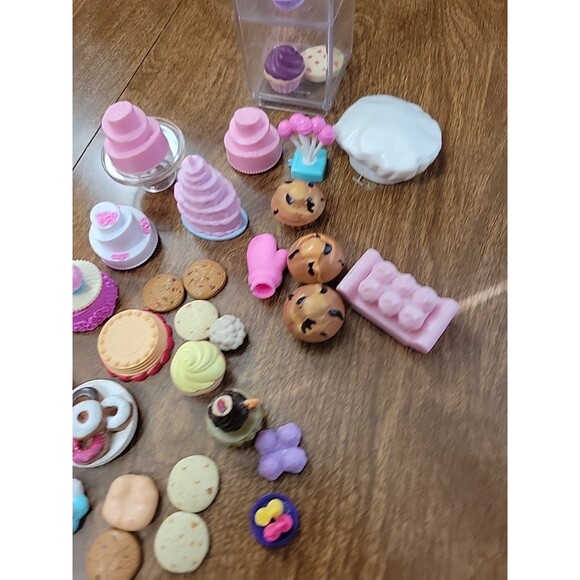 Mixed lot Barbie Bakery Sweet Shop Accessories cookies muffins etc... - Picture 4 of 8